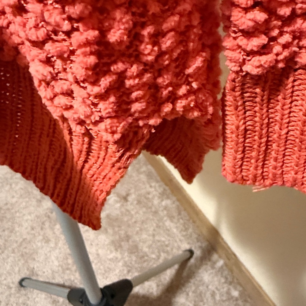 Popcorn Sweater with Hoodie in a rust knit small / medium nwt​ - Picture 5 of 6